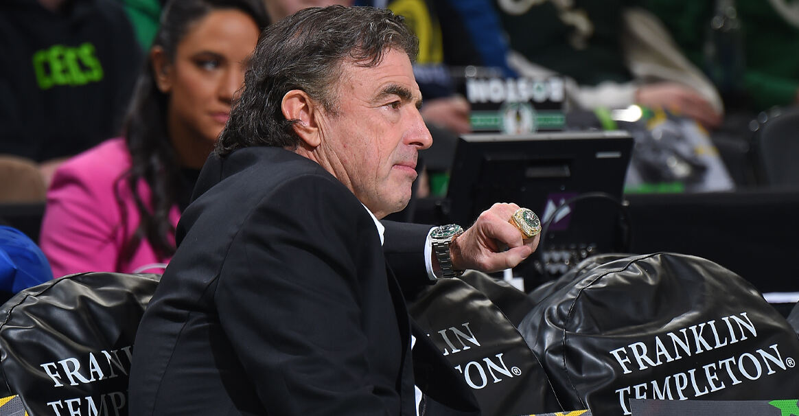 续担任理事, 低持股比例, 完成后