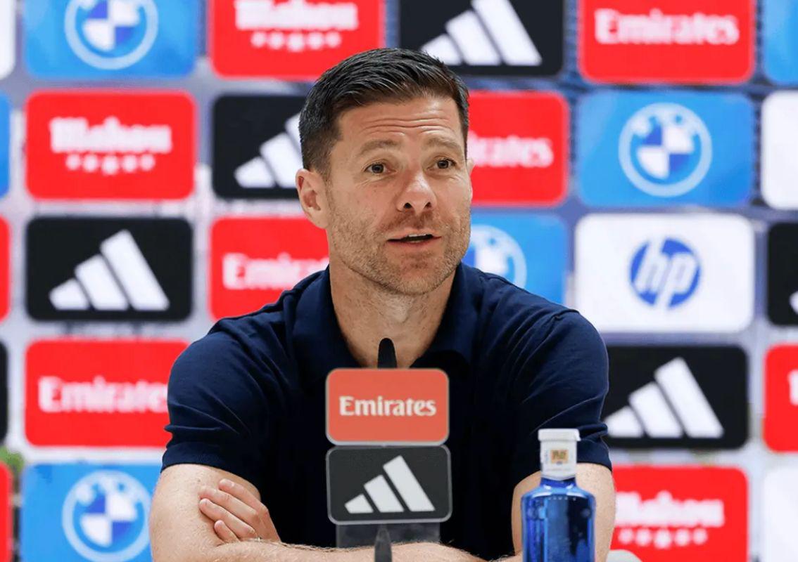 无解世界波, 却打中门柱, 继续低迷 无解世界波, 却打中门柱, 继续低迷