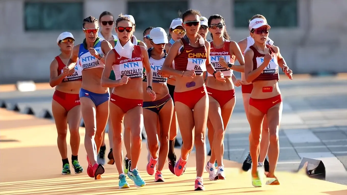 腿率先冲过, div